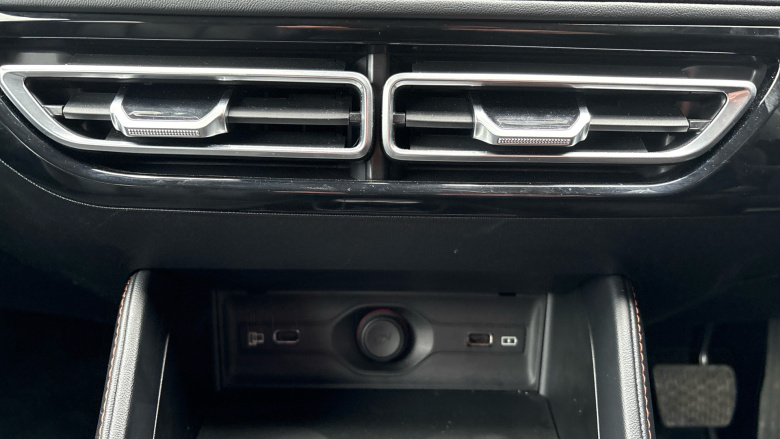 MG HS 1.5 T-GDI Trophy 5dr DCT Petrol Hatchback